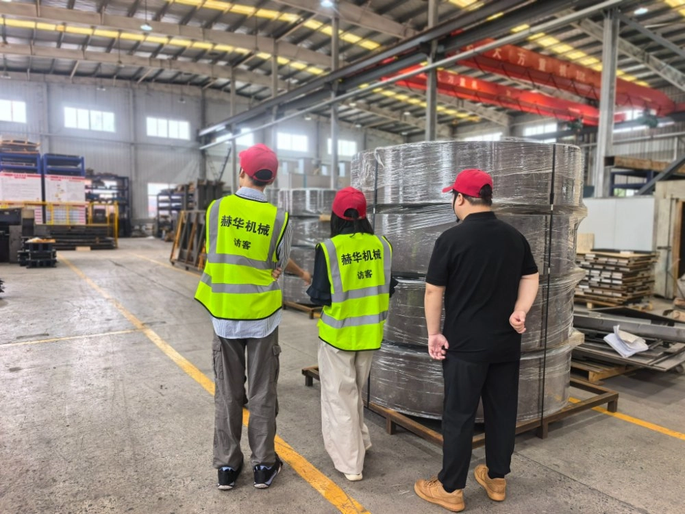 Hitachi Energy-Team besucht Hehua Machinery