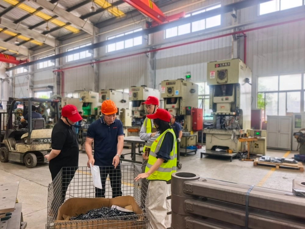Hitachi Energy-Team besucht Hehua Machinery