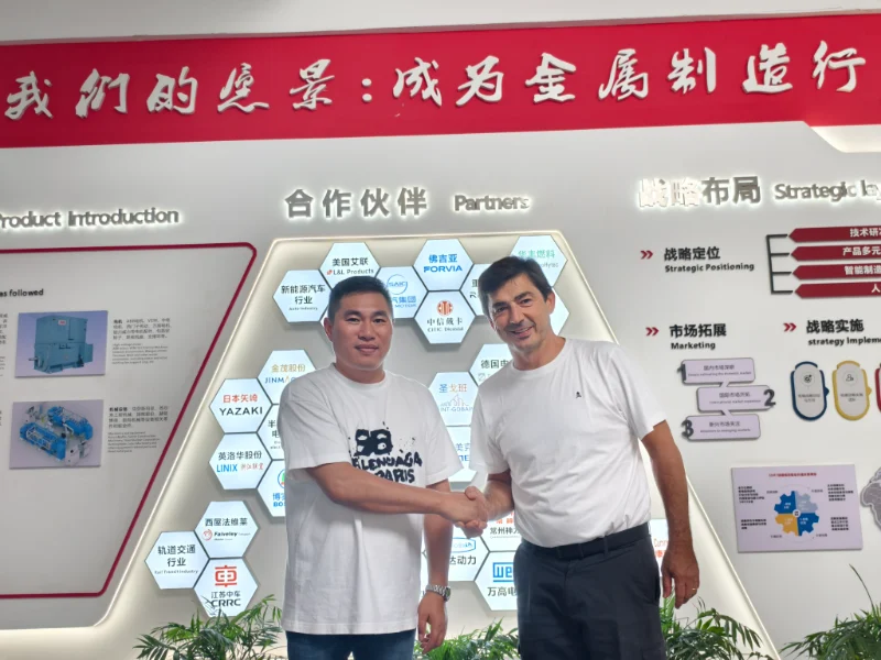 CEO der TORRENT Group besucht die Fabrik von Hehua Machinery Technology in China